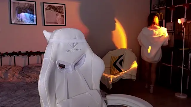 doll lol  online show from 7, 6, 2026