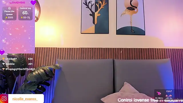 NicolleeEvanss online show from 29, 4, 2026