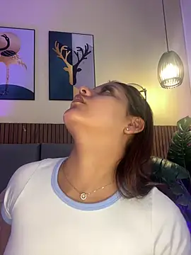NicolleeEvanss online show from 17, 6, 2026