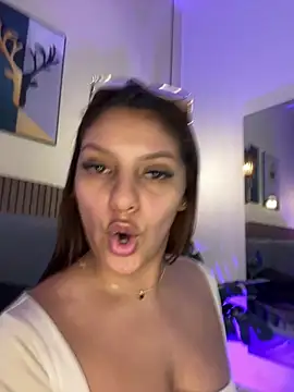 NicolleeEvanss online show from 20, 6, 2026
