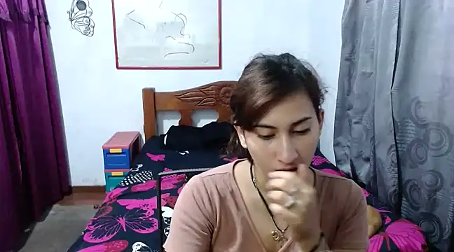 LadyMilk003 online show from 11, 1, 2025