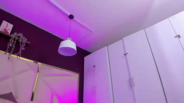 Snapshot of April_bowie chatting on 18, 10, 2025 April bowie online show from 18, 10, 2025