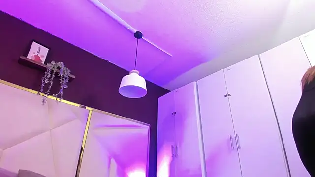 Snapshot of April_bowie chatting on 22, 10, 2025 April bowie online show from 22, 10, 2025