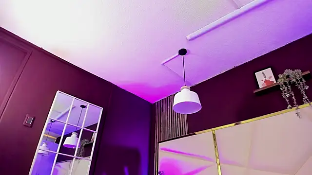 Snapshot of April_bowie chatting on 31, 10, 2025 April bowie online show from 31, 10, 2025