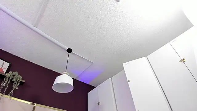 Snapshot of April_bowie chatting on 6, 11, 2025 April bowie online show from 6, 11, 2025