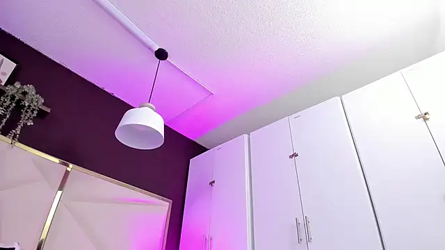 Snapshot of April_bowie chatting on 10, 11, 2025 April bowie online show from 10, 11, 2025