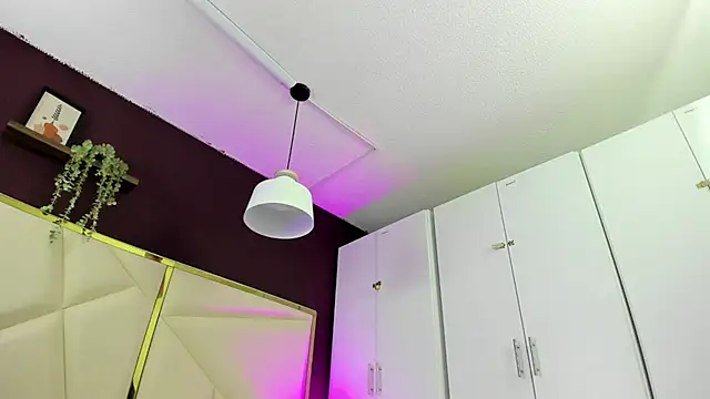 Snapshot of April_bowie chatting on 15, 11, 2025 April bowie online show from 15, 11, 2025