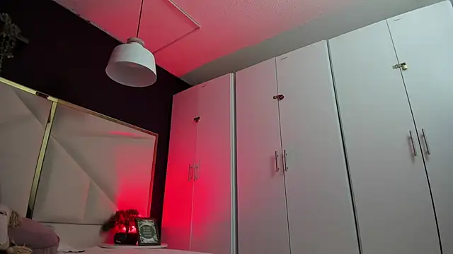 Snapshot of April_bowie chatting on 20, 11, 2025 April bowie online show from 20, 11, 2025