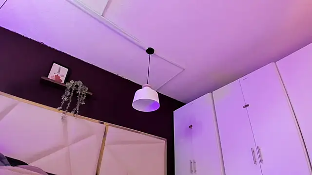 Snapshot of April_bowie chatting on 26, 11, 2025 April bowie online show from 26, 11, 2025