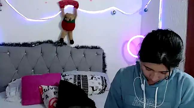 Yeimy sweetf online show from 4, 12, 2024