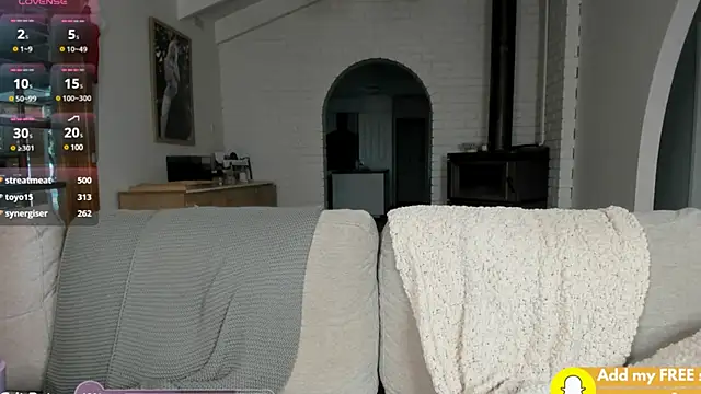 Snapshot of aus_queen chatting on 3, 2, 2025 aus queen online show from 3, 2, 2025