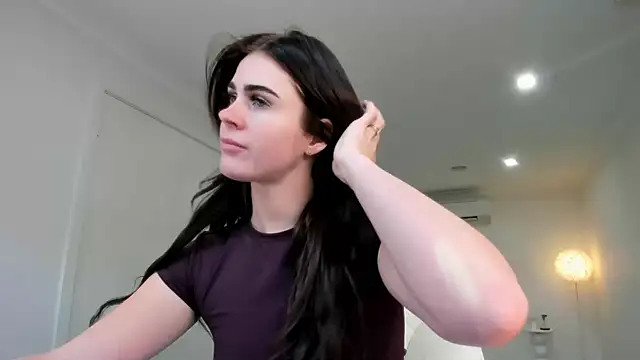 Snapshot of aus_queen chatting on 10, 10, 2025 aus queen online show from 10, 10, 2025