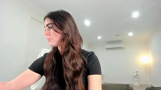 Snapshot of aus_queen chatting on 18, 10, 2025 aus queen online show from 18, 10, 2025