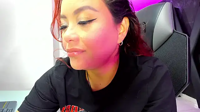 Snapshot of DarlingBDSM_ chatting on 22, 10, 2025 DarlingBDSM  online show from 22, 10, 2025
