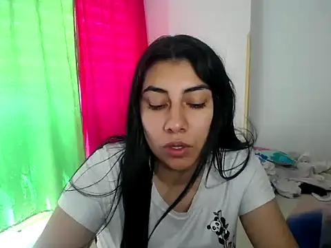 Snapshot of _katerin_love1 chatting on 19, 12, 2025 katerin love1 online show from 19, 12, 2025