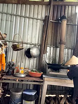 Suri amabel online show from 13, 9, 2025