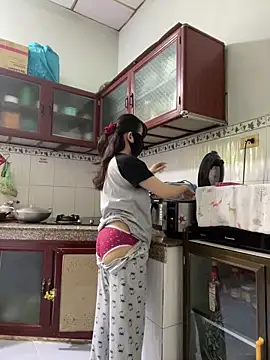 Suri amabel online show from 12, 10, 2025