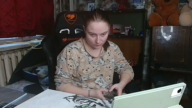 Snapshot of ElenaMaeer chatting on 4, 12, 2024 ElenaMaeer online show from 4, 12, 2024