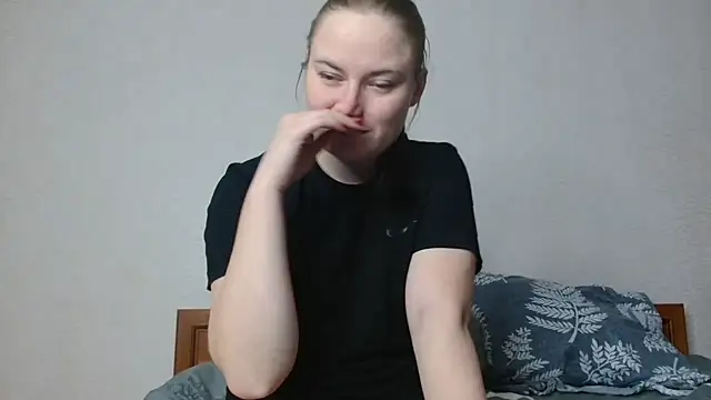 Snapshot of ElenaMaeer chatting on 10, 1, 2025 ElenaMaeer online show from 10, 1, 2025