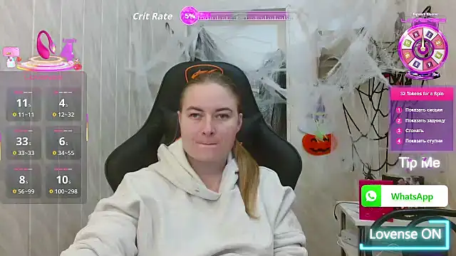 Snapshot of ElenaMaeer chatting on 22, 10, 2025 ElenaMaeer online show from 22, 10, 2025