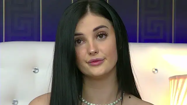 Snapshot of SophiaVilner chatting on 2, 1, 2025 SophiaVilner online show from 2, 1, 2025