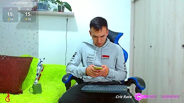 Snapshot of dorian_h_ chatting on 12, 9, 2025 dorian h  online show from 12, 9, 2025