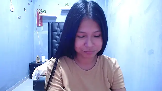 Letty Plugxo online show from 11, 5, 2026