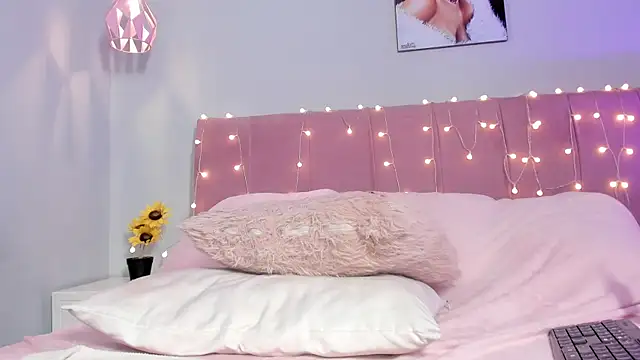 Snapshot of ScarletGV chatting on 7, 7, 2026 ScarletGV online show from 7, 7, 2026
