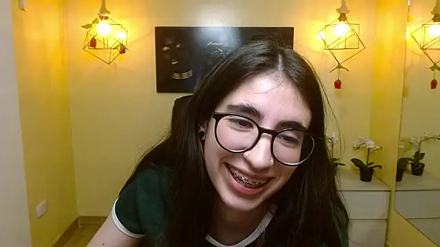 LenaRoses online show from 5, 3, 2025