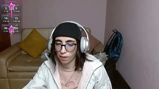 Snapshot of LenaRoses chatting on 2, 4, 2026 LenaRoses online show from 2, 4, 2026