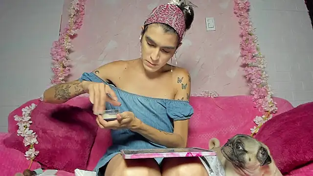 Snapshot of Chaminela_27 chatting on 2, 10, 2025 Chaminela 27 online show from 2, 10, 2025