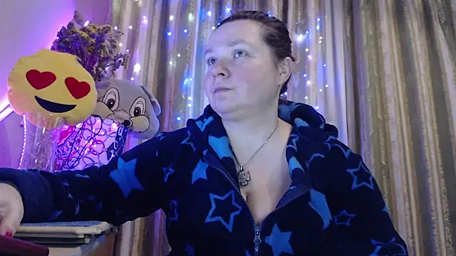 amorelara online show from 9, 4, 2026