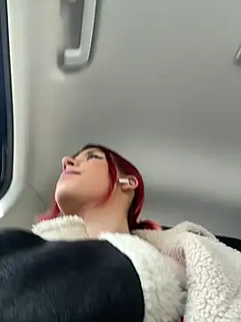 Snapshot of RiriRoseey chatting on 27, 3, 2026 RiriRoseey online show from 27, 3, 2026