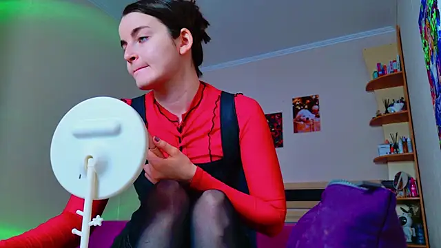 Miss Arwen online show from 7, 2, 2025