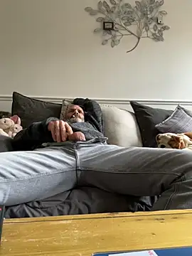 Snapshot of Shyboy817 chatting on 21, 10, 2025 Shyboy817 online show from 21, 10, 2025