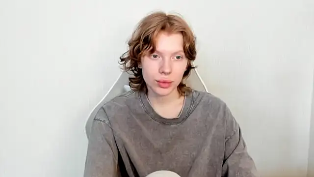 StellaDavis online show from 5, 3, 2026