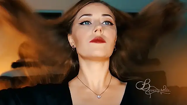 Snapshot of MissBeverlyMills chatting on 29, 9, 2025 MissBeverlyMills online show from 29, 9, 2025