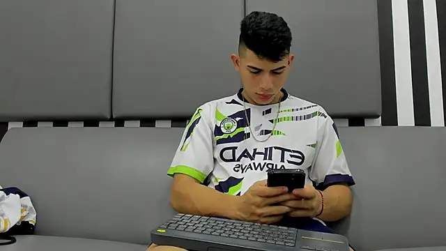 andrew rose  online show from 17, 1, 2025