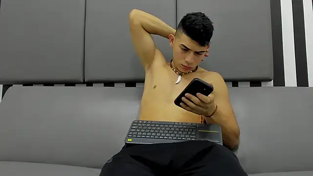 andrew rose  online show from 18, 1, 2025