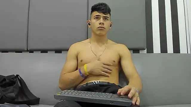 andrew rose  online show from 7, 2, 2025