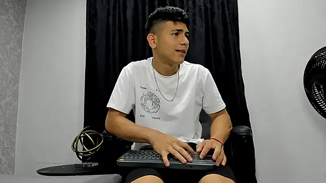 andrew rose  online show from 15, 2, 2025