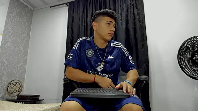 andrew rose  online show from 6, 3, 2025