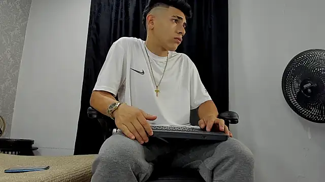 andrew rose  online show from 14, 3, 2025