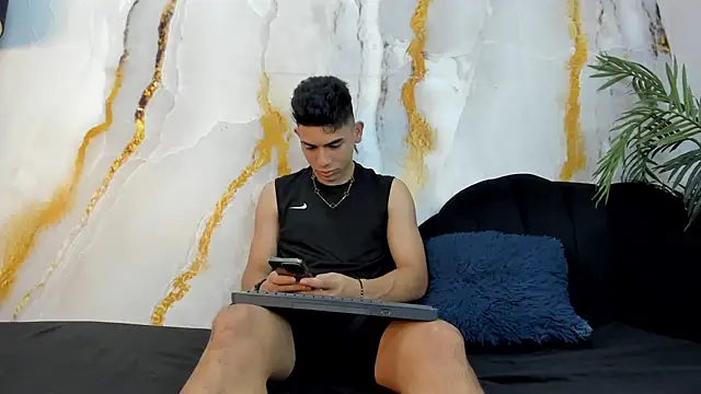 andrew rose  online show from 4, 10, 2025