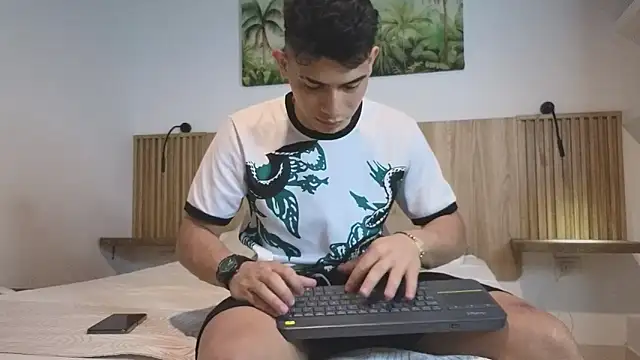 andrew rose  online show from 20, 10, 2025