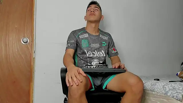 Snapshot of andrew_rose_ chatting on 17, 1, 2026 andrew rose online show from 17, 1, 2026