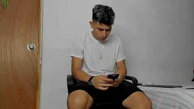 Snapshot of andrew_rose_ chatting on 19, 2, 2026 andrew rose online show from 19, 2, 2026