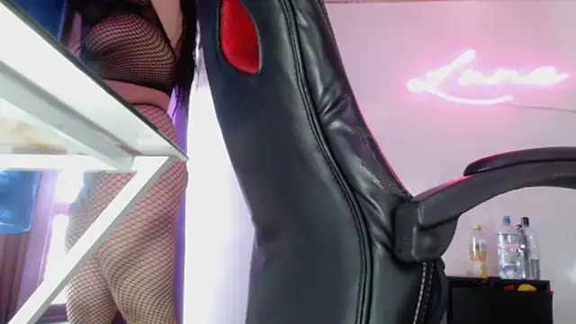 Snapshot of Lina23_ chatting on 28, 11, 2025 Lina23 online show from 28, 11, 2025