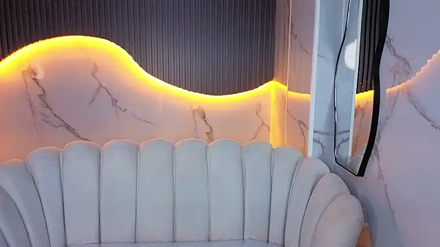 victoria castillo b online show from 5, 2, 2026