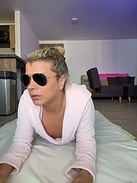 Snapshot of Georgiafox chatting on 21, 12, 2025 Georgiafox online show from 21, 12, 2025